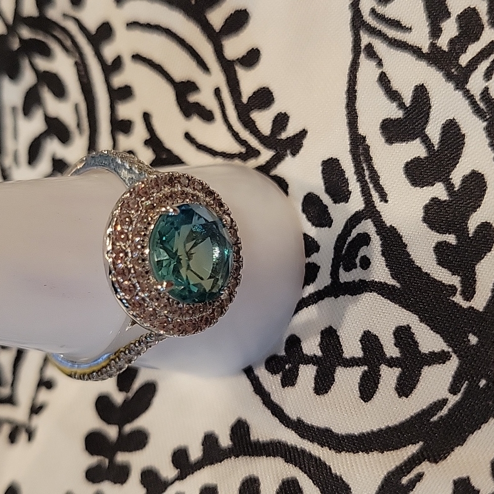 NWOT size 10 ring bomb ring